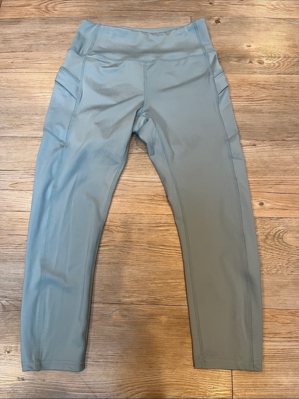 Downtown Motion Sky Blue Cropped Leggings.